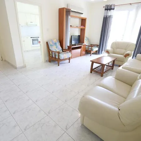 Danaos Complex Apartman *