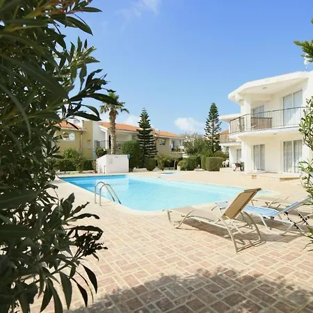 Danaos Complex Apartman *